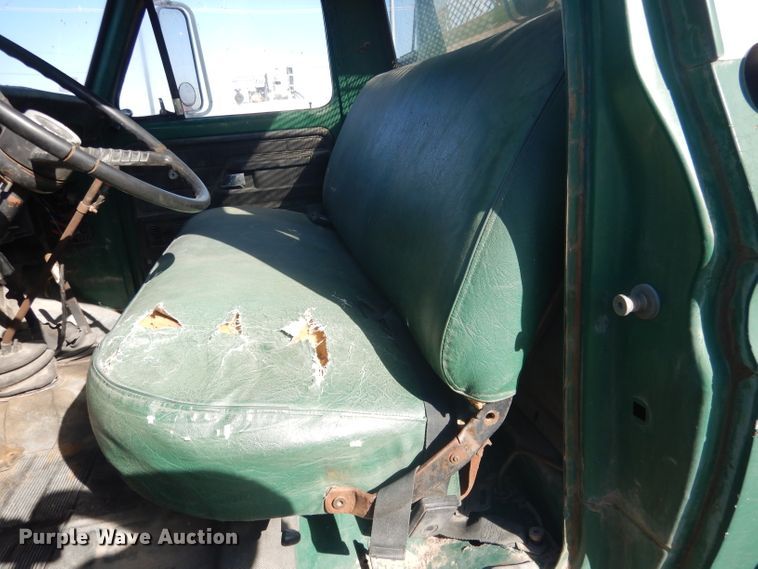 image for item DG5842 1973 Ford F600 bucket truck