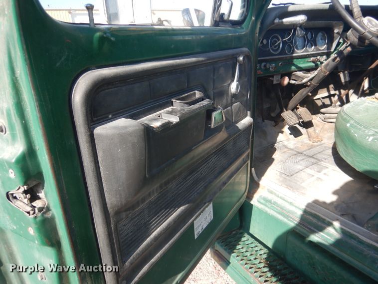 image for item DG5842 1973 Ford F600 bucket truck