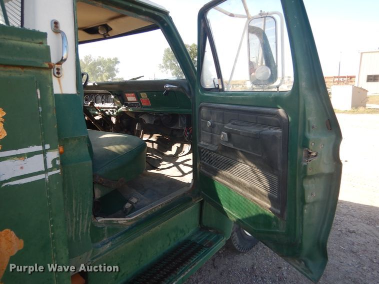 image for item DG5842 1973 Ford F600 bucket truck