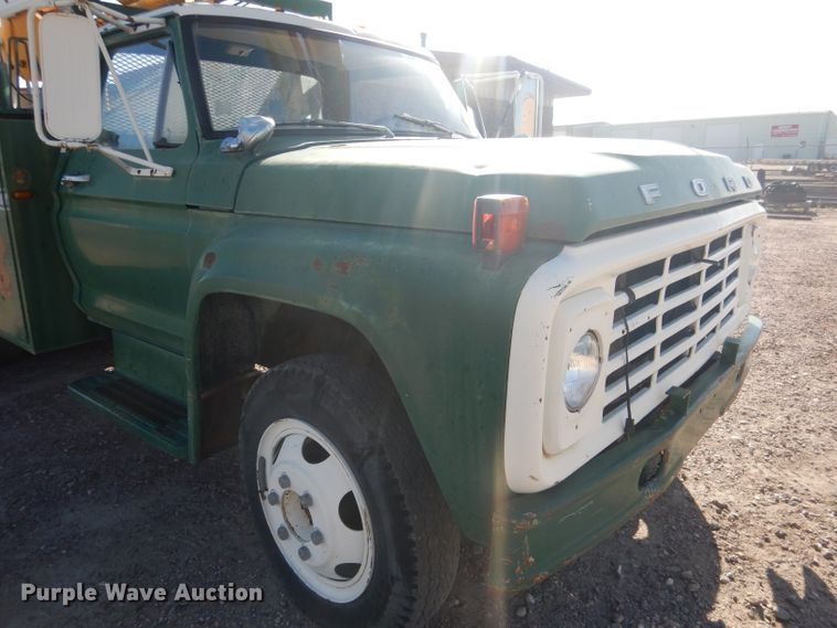 image for item DG5842 1973 Ford F600 bucket truck