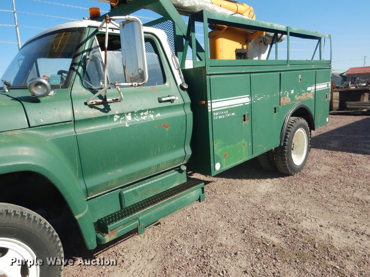 image for item DG5842 1973 Ford F600 bucket truck