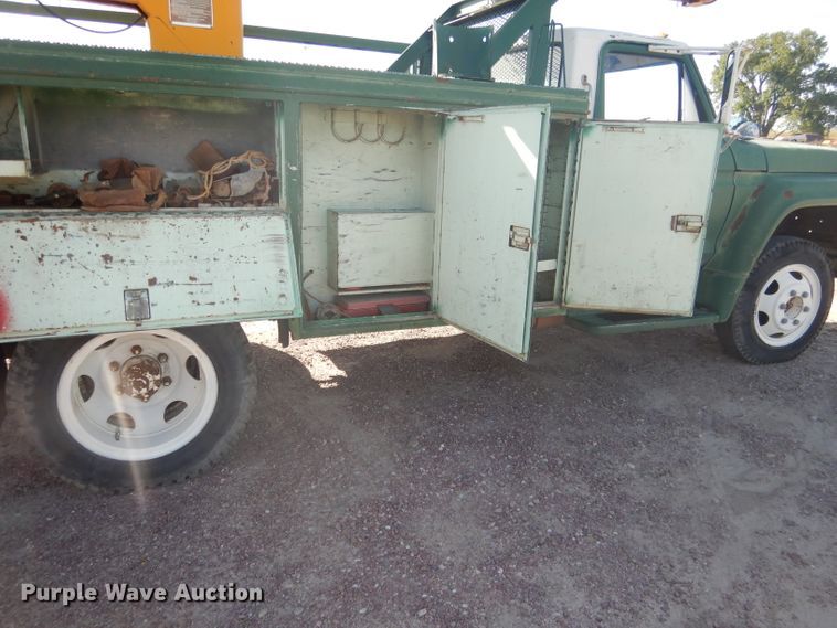 image for item DG5842 1973 Ford F600 bucket truck