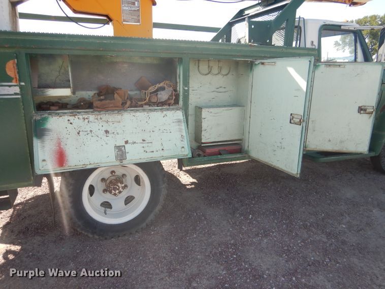image for item DG5842 1973 Ford F600 bucket truck