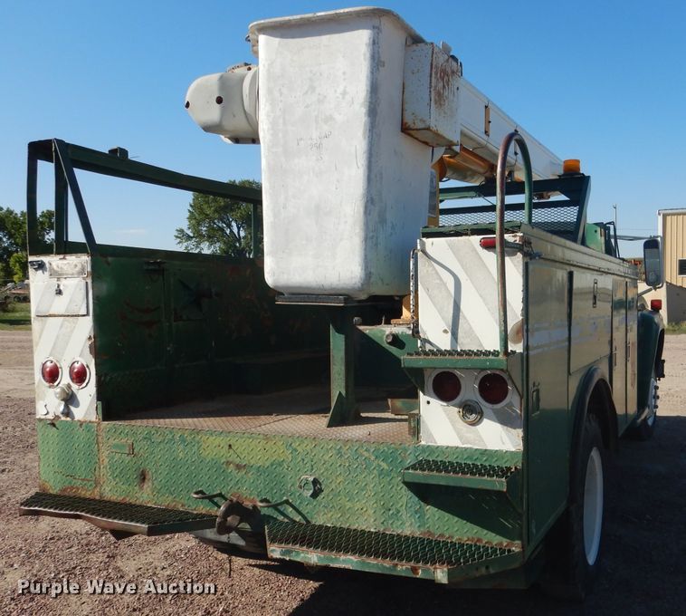 image for item DG5842 1973 Ford F600 bucket truck