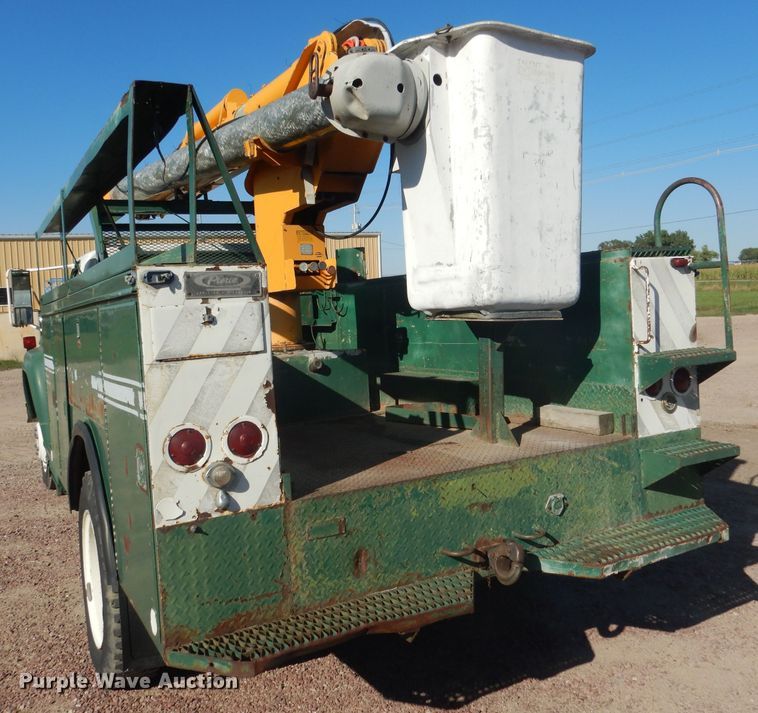 image for item DG5842 1973 Ford F600 bucket truck