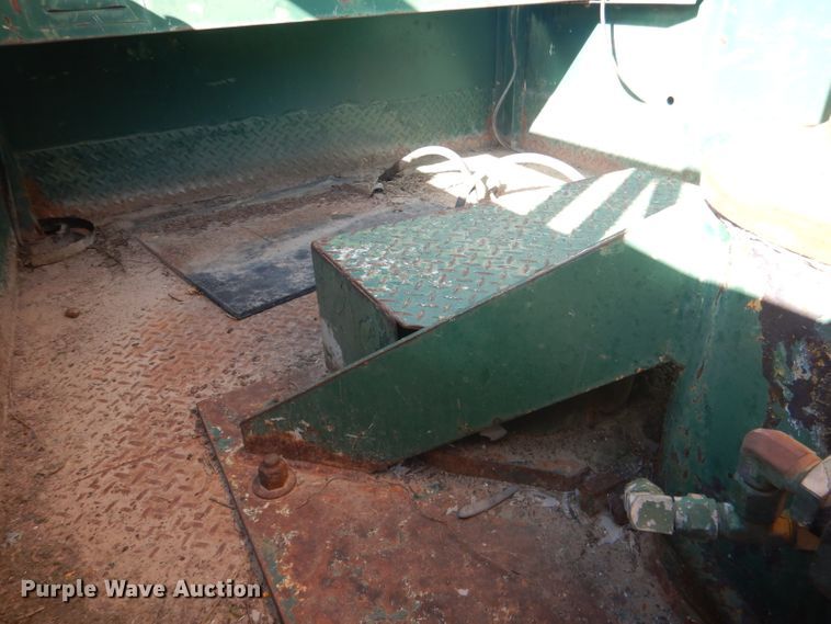 image for item DG5842 1973 Ford F600 bucket truck