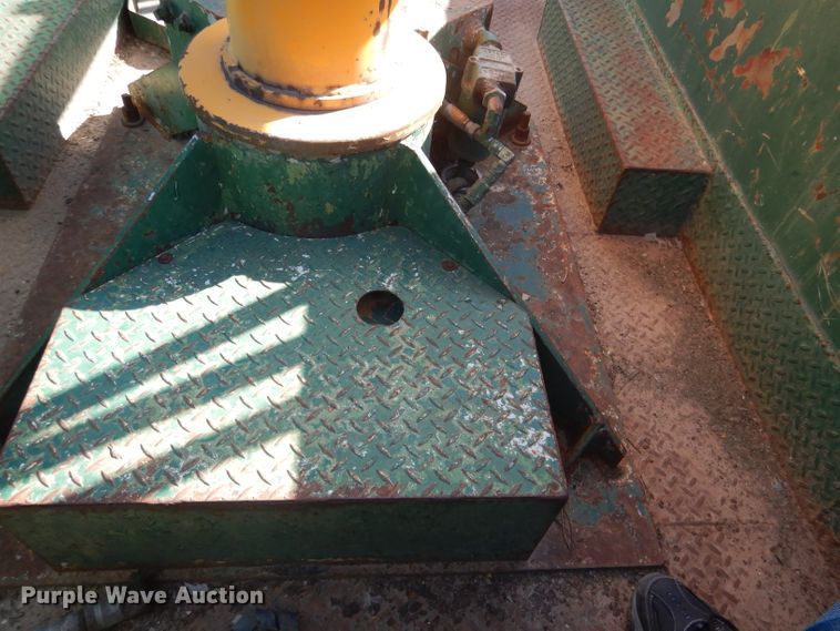 image for item DG5842 1973 Ford F600 bucket truck