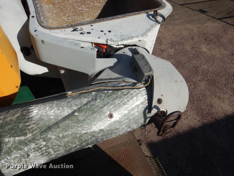 image for item DG5842 1973 Ford F600 bucket truck