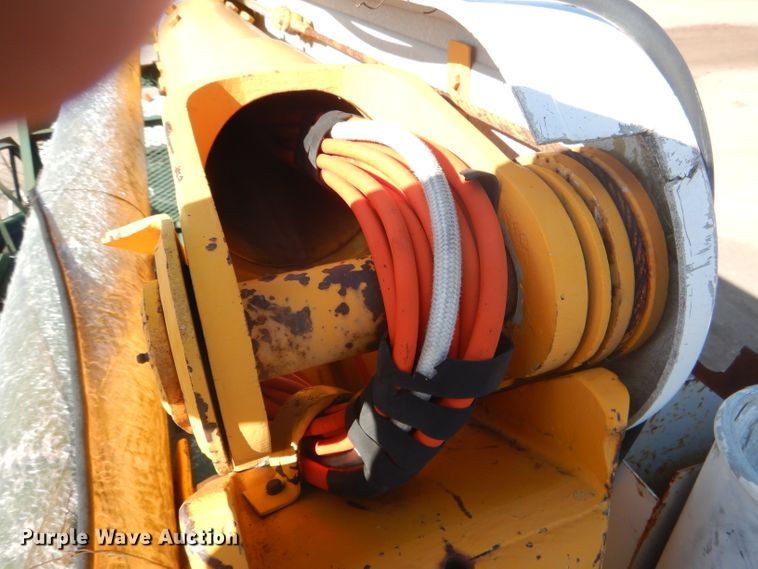 image for item DG5842 1973 Ford F600 bucket truck