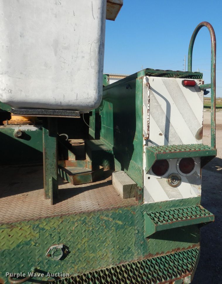 image for item DG5842 1973 Ford F600 bucket truck