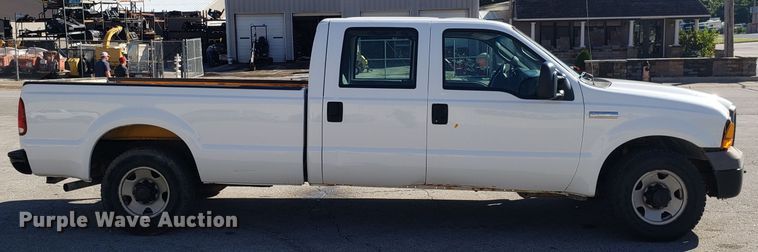 image for item DG7562 2005 Ford F250 Super Duty Crew Cab pickup truck