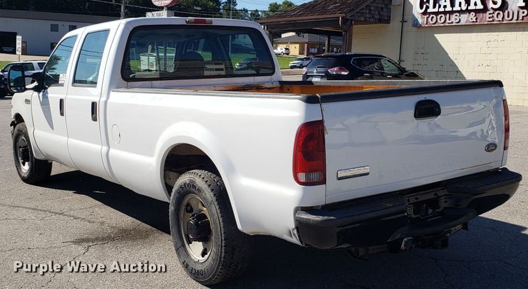 image for item DG7562 2005 Ford F250 Super Duty Crew Cab pickup truck