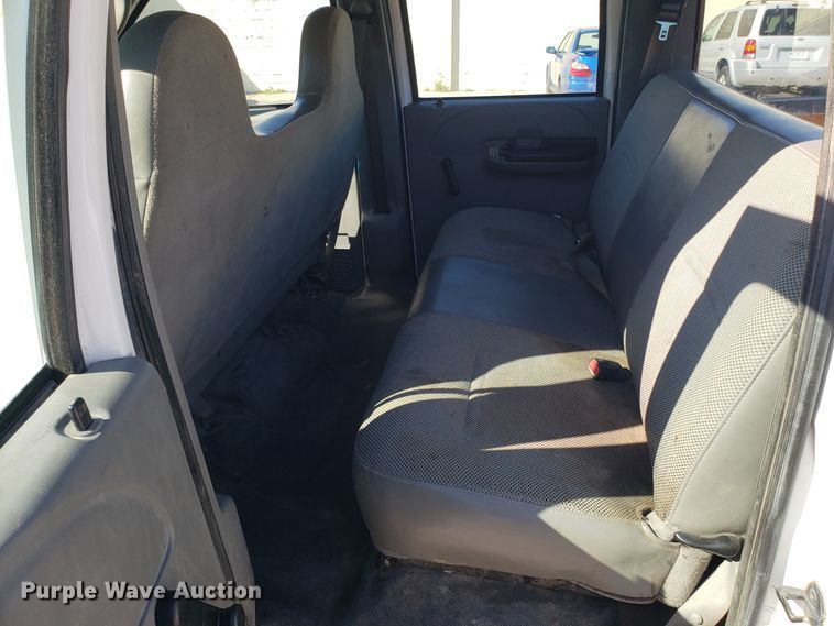 image for item DG7562 2005 Ford F250 Super Duty Crew Cab pickup truck