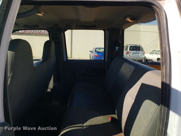 image for item DG7562 2005 Ford F250 Super Duty Crew Cab pickup truck