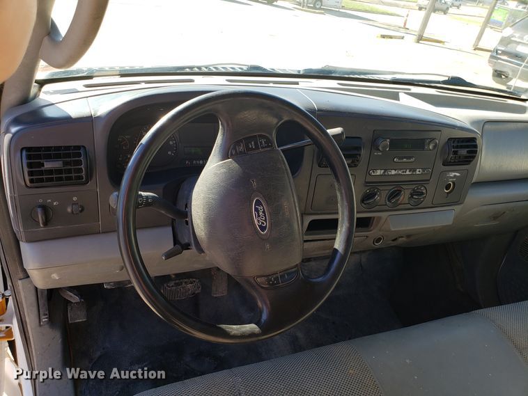 image for item DG7562 2005 Ford F250 Super Duty Crew Cab pickup truck