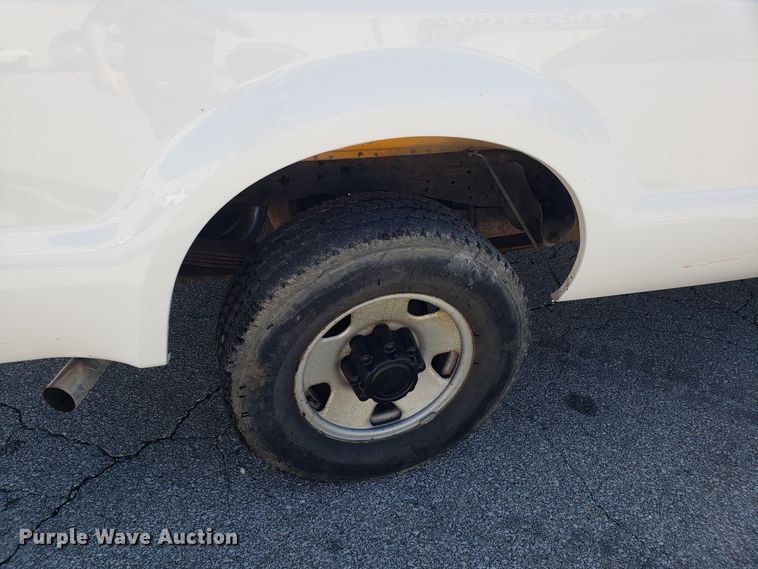 image for item DG7562 2005 Ford F250 Super Duty Crew Cab pickup truck