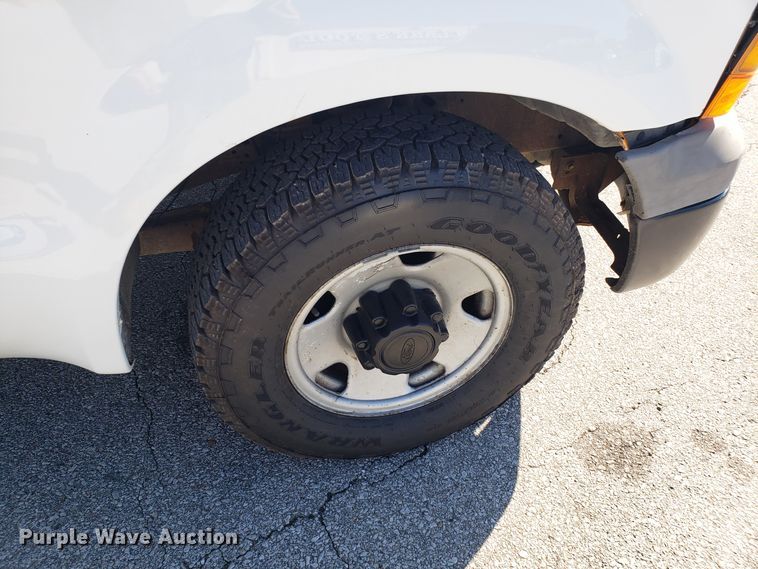 image for item DG7562 2005 Ford F250 Super Duty Crew Cab pickup truck