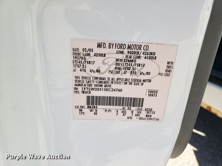 image for item DG7562 2005 Ford F250 Super Duty Crew Cab pickup truck