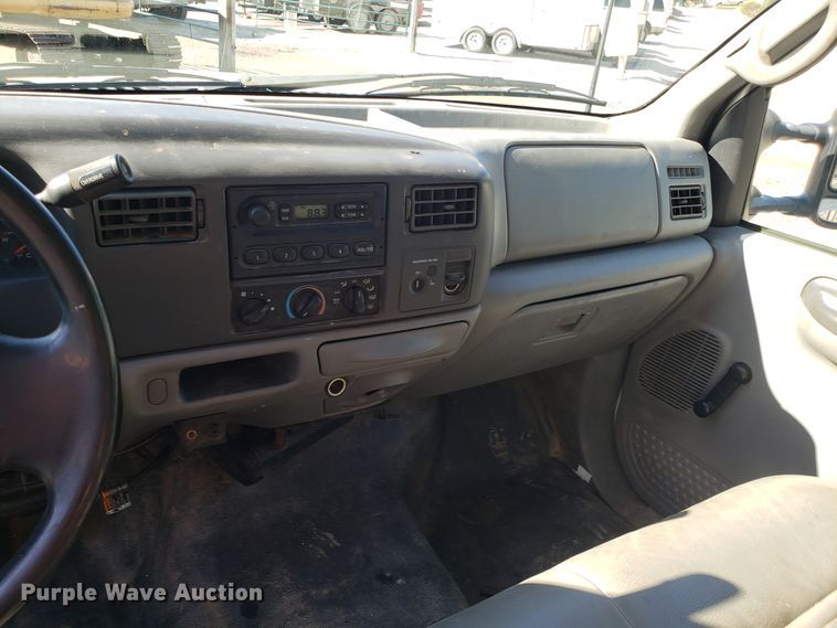 image for item DG7565 2002 Ford F250 Super Duty SuperCab utility bed pickup truck