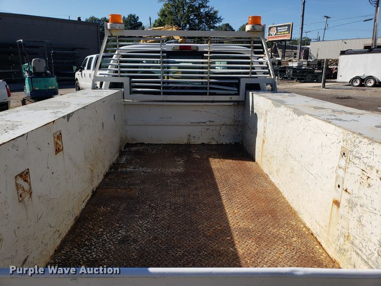 image for item DG7565 2002 Ford F250 Super Duty SuperCab utility bed pickup truck