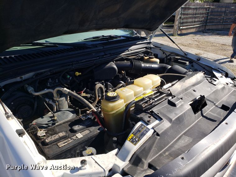 image for item DG7565 2002 Ford F250 Super Duty SuperCab utility bed pickup truck