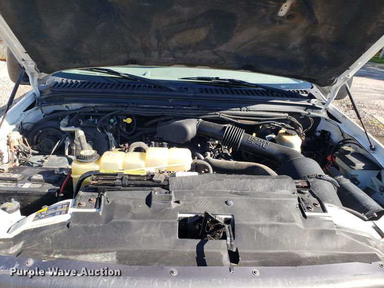 image for item DG7565 2002 Ford F250 Super Duty SuperCab utility bed pickup truck