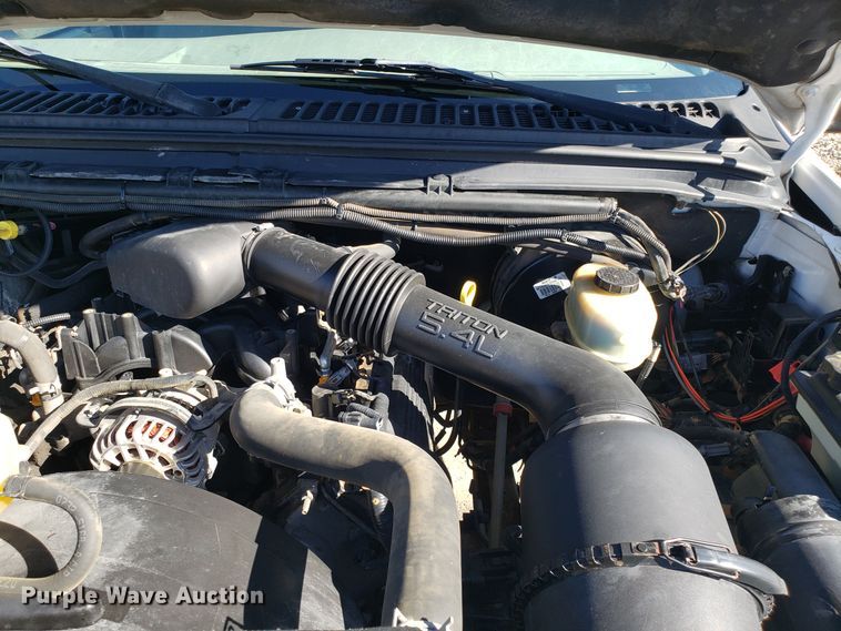 image for item DG7565 2002 Ford F250 Super Duty SuperCab utility bed pickup truck