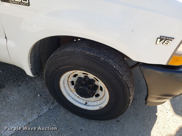 image for item DG7565 2002 Ford F250 Super Duty SuperCab utility bed pickup truck