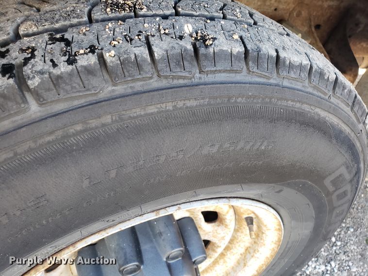 image for item DG7565 2002 Ford F250 Super Duty SuperCab utility bed pickup truck