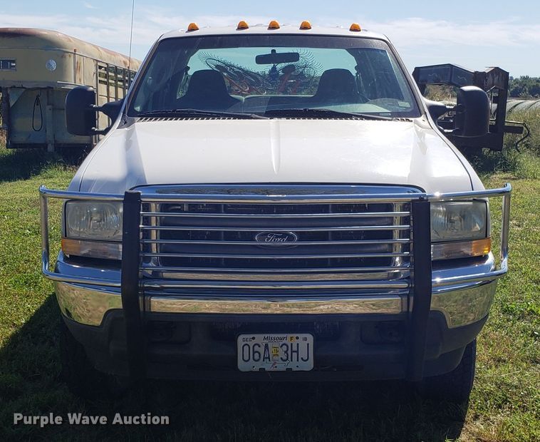 image for item DG7571 2004 Ford F250 Super Duty Crew Cab pickup truck