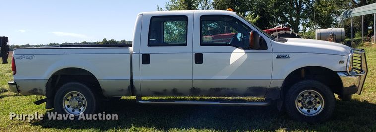 image for item DG7571 2004 Ford F250 Super Duty Crew Cab pickup truck