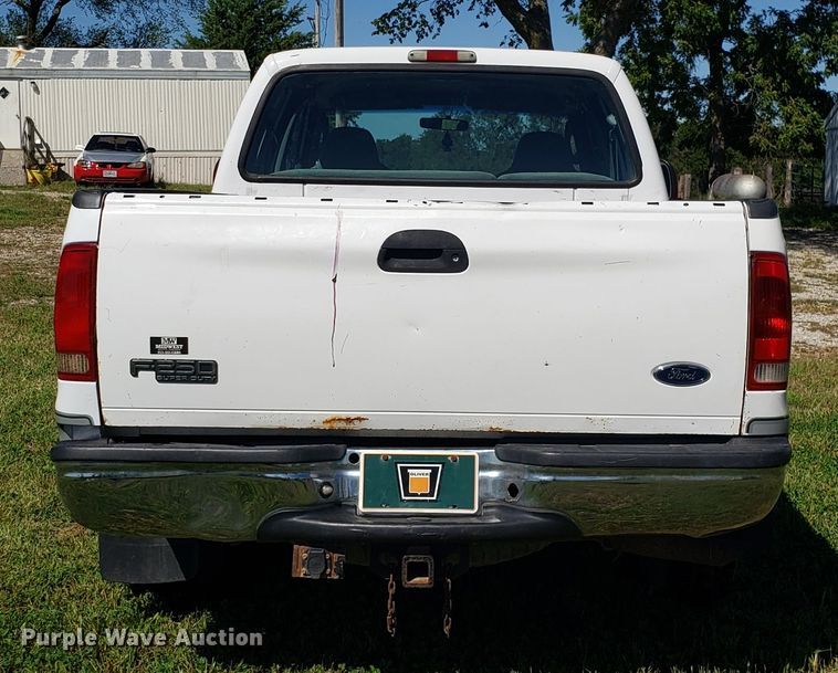 image for item DG7571 2004 Ford F250 Super Duty Crew Cab pickup truck