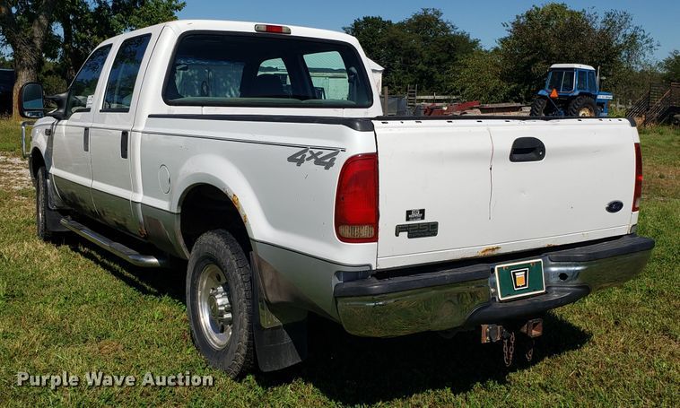 image for item DG7571 2004 Ford F250 Super Duty Crew Cab pickup truck
