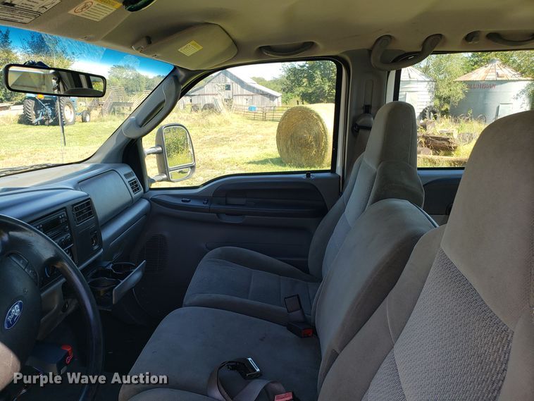 image for item DG7571 2004 Ford F250 Super Duty Crew Cab pickup truck