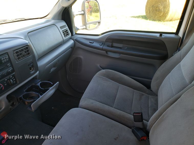 image for item DG7571 2004 Ford F250 Super Duty Crew Cab pickup truck