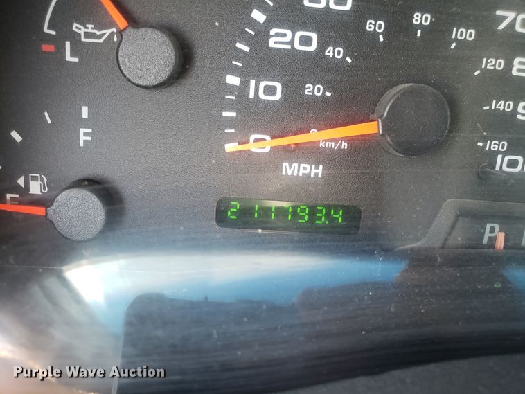 image for item DG7571 2004 Ford F250 Super Duty Crew Cab pickup truck