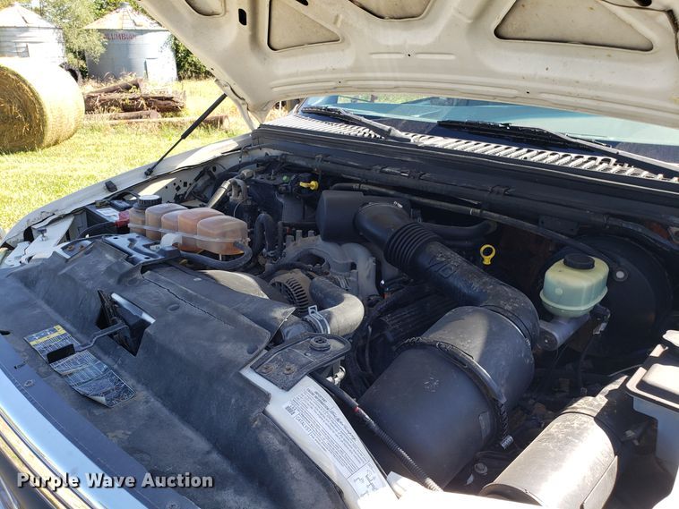 image for item DG7571 2004 Ford F250 Super Duty Crew Cab pickup truck