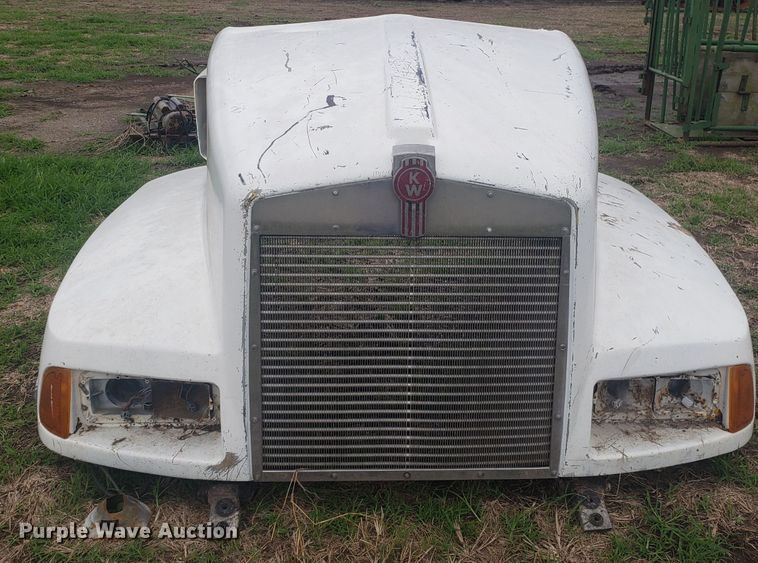 image for item DG7578 Kenworth truck hood