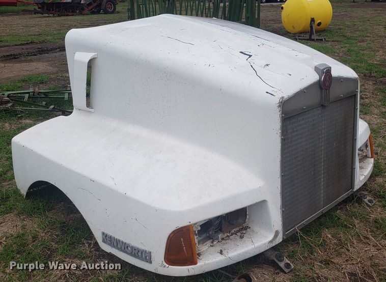image for item DG7578 Kenworth truck hood