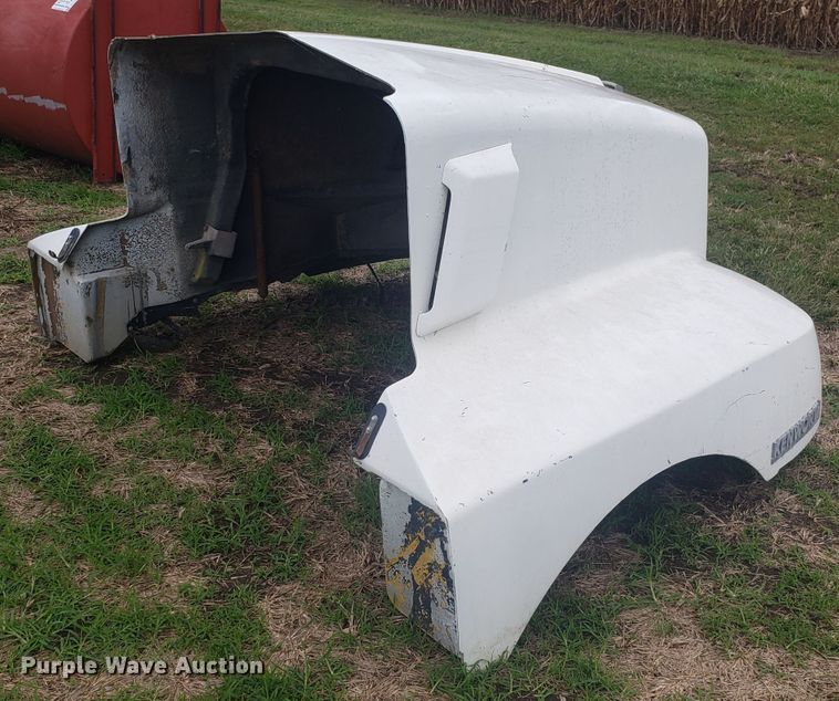 image for item DG7578 Kenworth truck hood