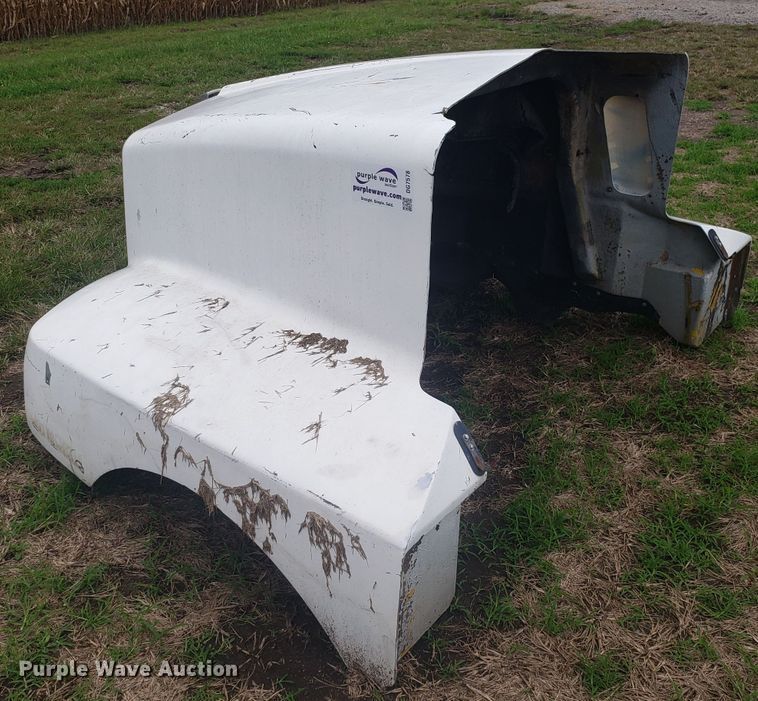 image for item DG7578 Kenworth truck hood