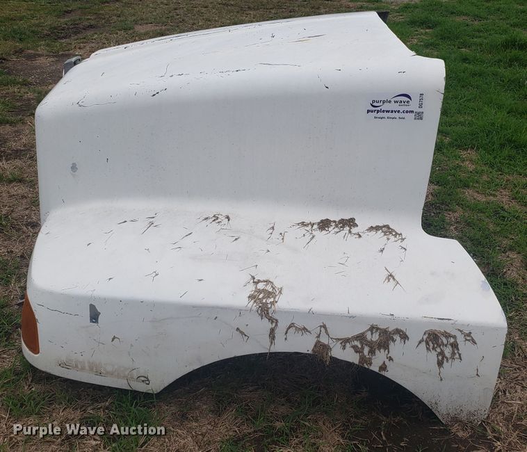 image for item DG7578 Kenworth truck hood