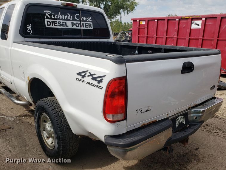 image for item DG7690 2002 Ford F250 Super Duty SuperCab pickup truck