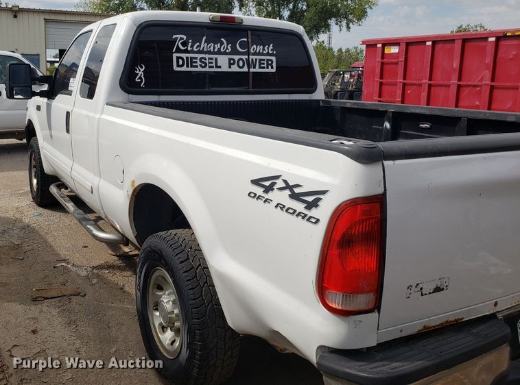 image for item DG7690 2002 Ford F250 Super Duty SuperCab pickup truck