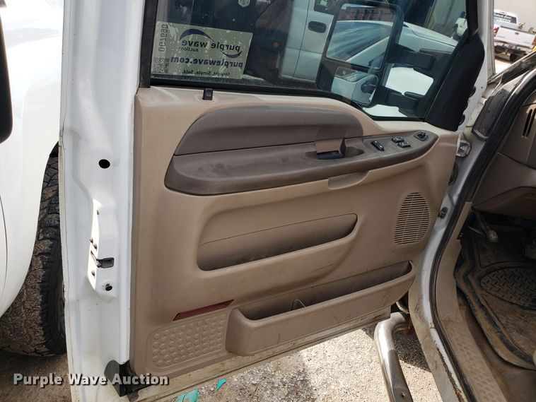 image for item DG7690 2002 Ford F250 Super Duty SuperCab pickup truck