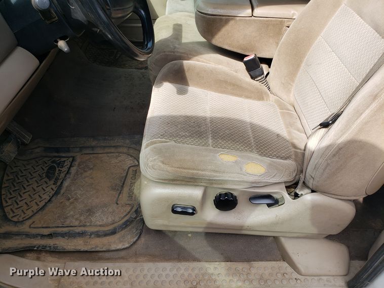 image for item DG7690 2002 Ford F250 Super Duty SuperCab pickup truck