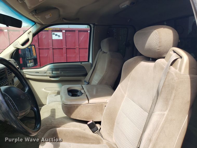 image for item DG7690 2002 Ford F250 Super Duty SuperCab pickup truck