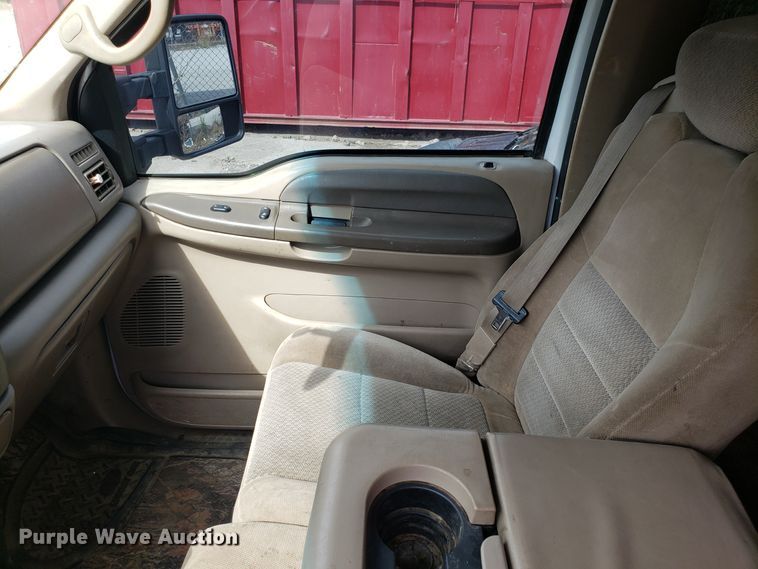 image for item DG7690 2002 Ford F250 Super Duty SuperCab pickup truck