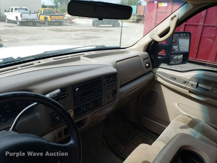 image for item DG7690 2002 Ford F250 Super Duty SuperCab pickup truck