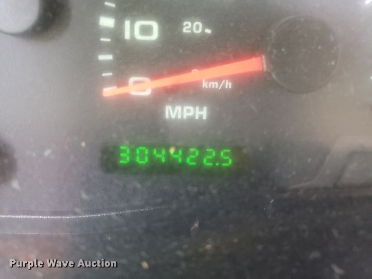 image for item DG7690 2002 Ford F250 Super Duty SuperCab pickup truck